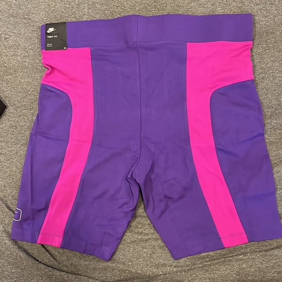Pink & purple Nike shorts. XL brand new with tag - Picture 2 of 2
